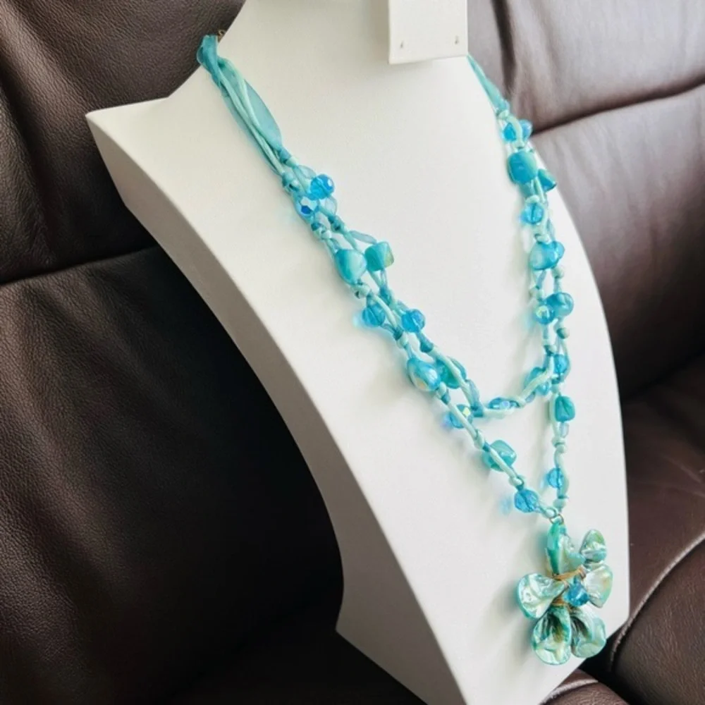 Double Turquoise Colored Chunky Beaded Necklace Large Flower Pendant Medallion - Picture 6 of 13